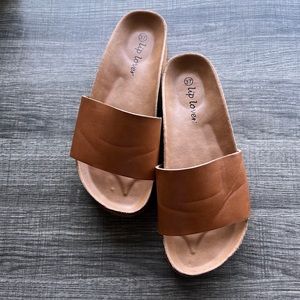 Lip Lover sandals slides size 37 (6.5)